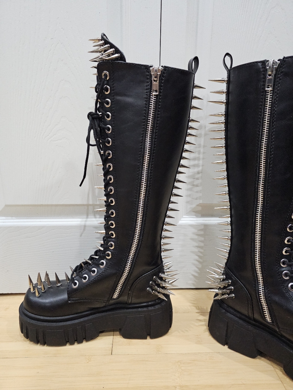 Rare Dolls Kill Widow Punk Goth The Problem Child Black Silver Spiked Knee Boots - Picture 9 of 15